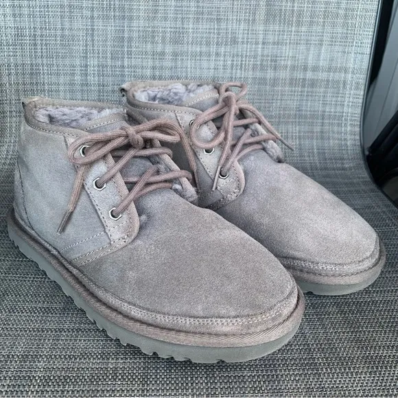 UGG Neumel Chukka Boots in Grey Suede Men’s Size 7