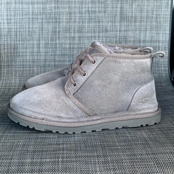 UGG Neumel Chukka Boots in Grey Suede Men’s Size 7