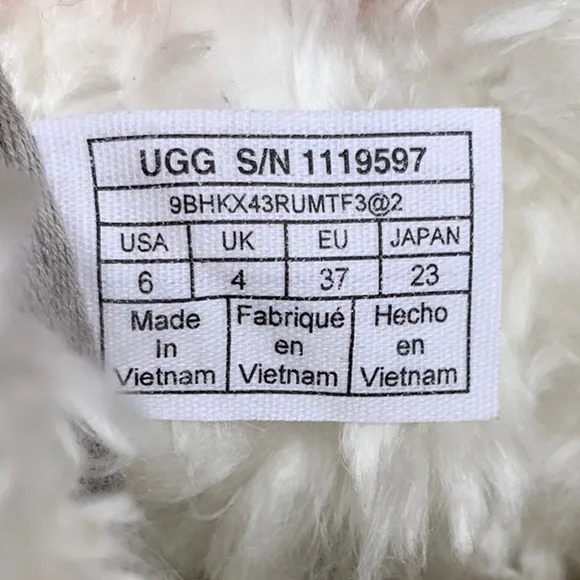 UGG Neumel Natural Cozy Plush lining Boots Women’s shoes size 6