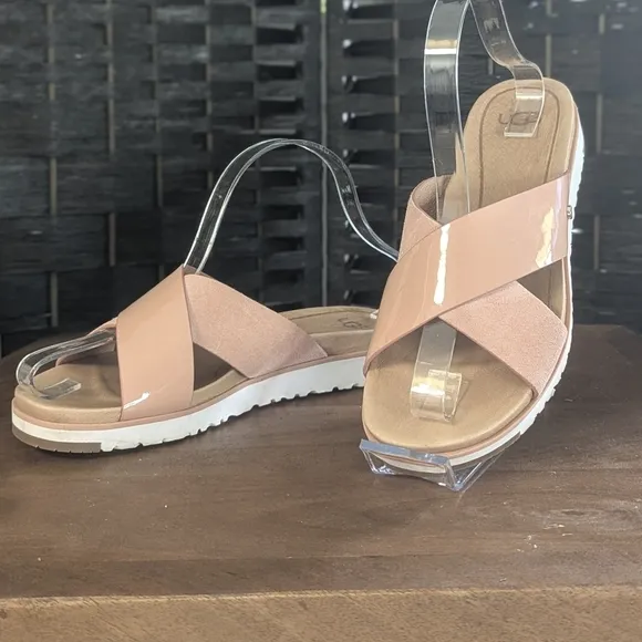 UGG Slides Pink Women's Sandals Treadlite Sz 6 Excel Used Cond Vacation KARI