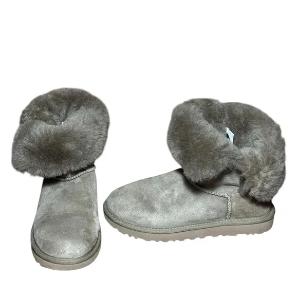 UGG Women's Bailey Button II Caribou Boots Size 8