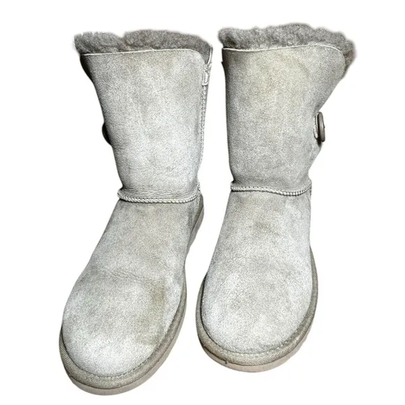 UGG Women's Bailey Button II Caribou Boots Size 8
