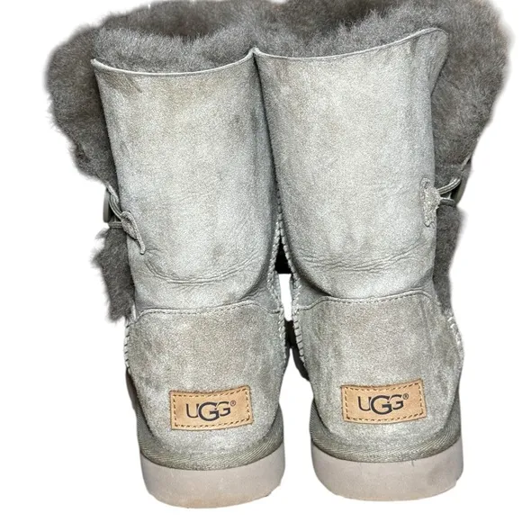 UGG Women's Bailey Button II Caribou Boots Size 8