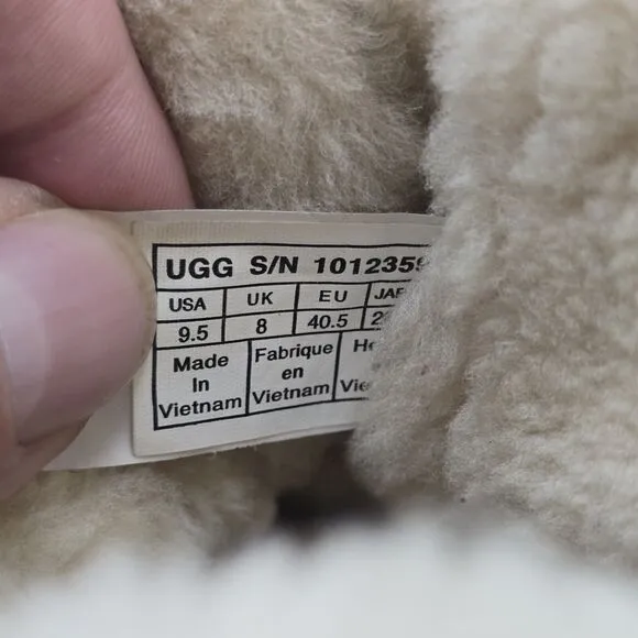 UGG Women's Size 9.5 US VGC Quincy Brown Suede Sheepskin Winter Sherpa Boots