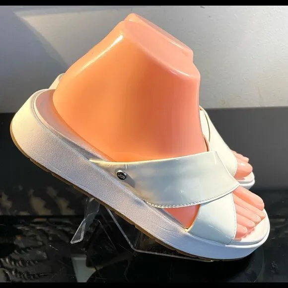 UGG 1107896 Emily White Patent Leather Crisscross Women’s Sandals Size 7 M.