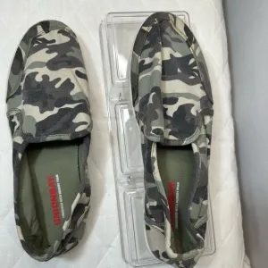 Union Bay Womens Size 9.5 Slip on Camouflage Camo Sneakers Shoes Fabric Canvas
