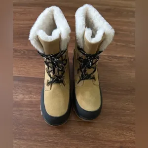 Universal Thread Thermolite ladies thermo boots