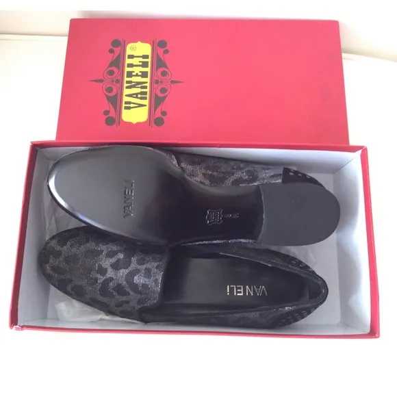 Vaneli Agatha Animal Print Flat Dress Shoes Black Silver Leopard Loafers Pumps 8
