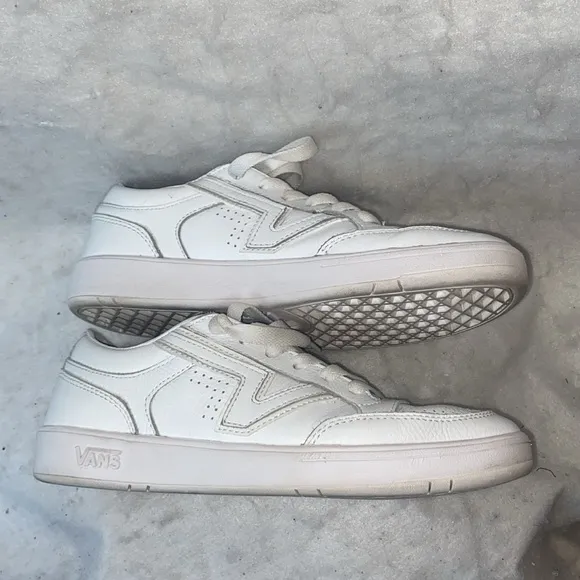 Vans Leather ComfyCush White Sneakers