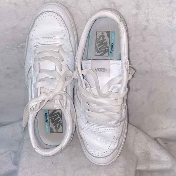 Vans Leather ComfyCush White Sneakers