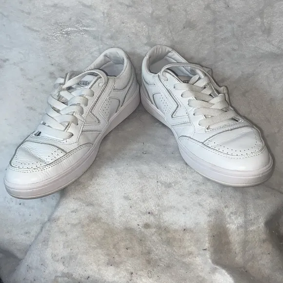 Vans Leather ComfyCush White Sneakers