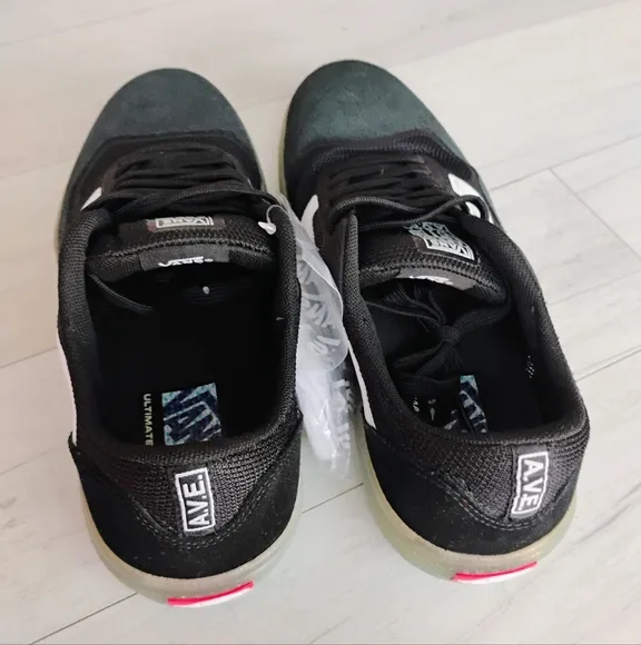 VANS NEW AVE Rapidweld Ultimate Waffle Skate Shoes