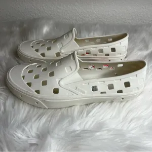 VANS Slip On Trek Shoes NWT