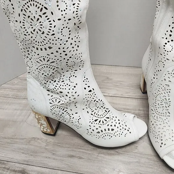 Vero White Faux Leather Print Cut Out Boots Woman's Size 7.5