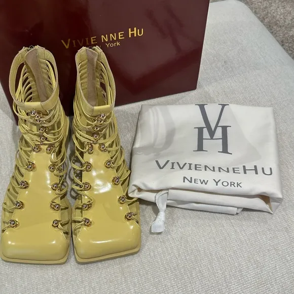 VHNY Vivienne Hu size 37 or 7 Lemon Studded Leather Straps NEW w/Box &amp; Dust Bag