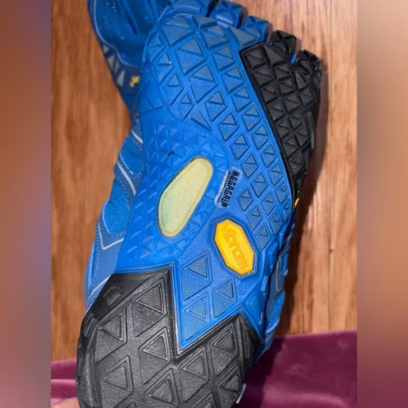 Vibram Blue FiveFingers Hiking Athletic Shoes size 11 new without box