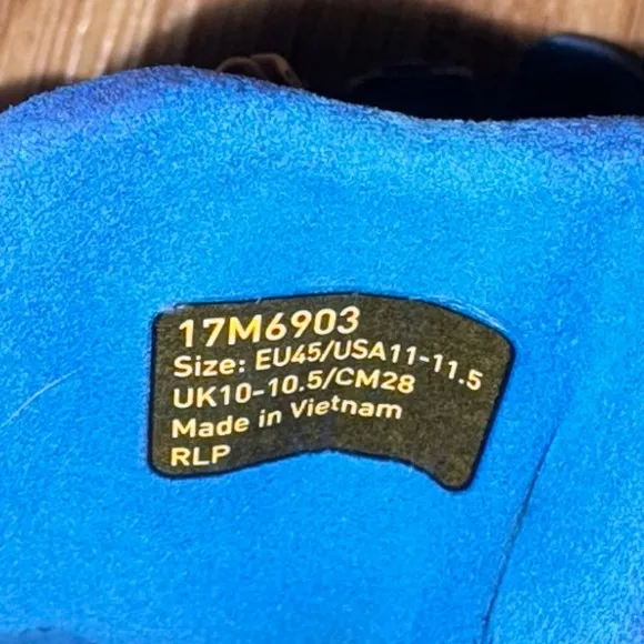 Vibram Blue FiveFingers Hiking Athletic Shoes size 11 new without box