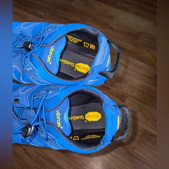 Vibram Blue FiveFingers Hiking Athletic Shoes size 11 new without box