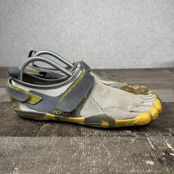Vibram Mens Size 43 US 10 Fivefingers Athletic Slip On Shoes Gray Yellow
