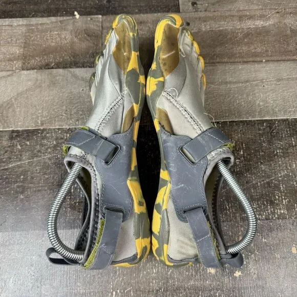 Vibram Mens Size 43 US 10 Fivefingers Athletic Slip On Shoes Gray Yellow