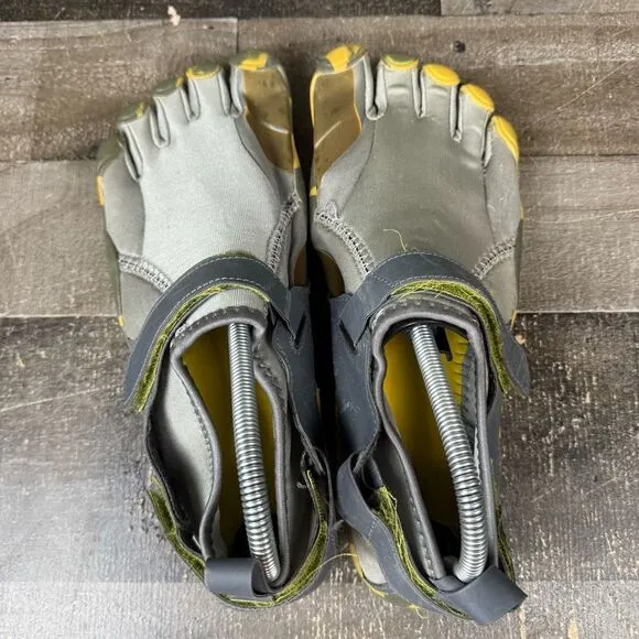 Vibram Mens Size 43 US 10 Fivefingers Athletic Slip On Shoes Gray Yellow