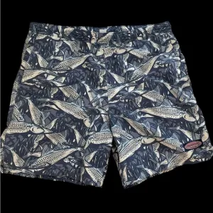 Vineyard Vines men’s navy blue fish swim shorts swim trunks bathing suit M