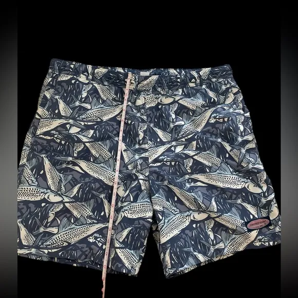 Vineyard Vines men’s navy blue fish swim shorts swim trunks bathing suit M