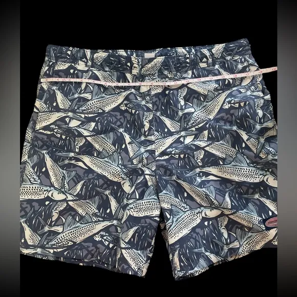 Vineyard Vines men’s navy blue fish swim shorts swim trunks bathing suit M