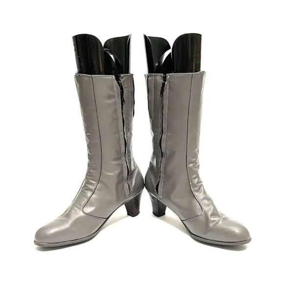 Vintage 1970s gray leather black faux fur lined heeled fashion boots