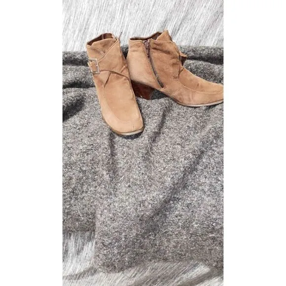 Vintage CoCo leather craft fashion traditions boots for women