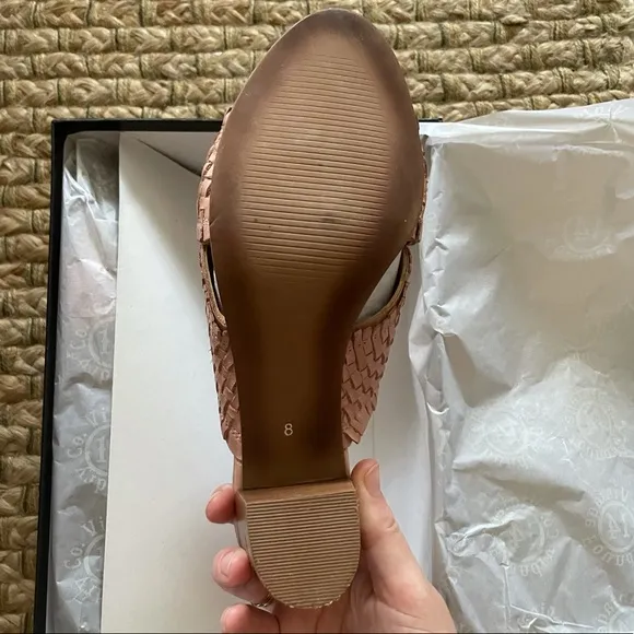 Vintage Foundry 🥥 woven sandals