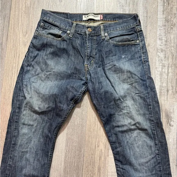 Vintage Levi's 514 Jeans  Straight Fit Blue Wash Distressed Worn Look Classic