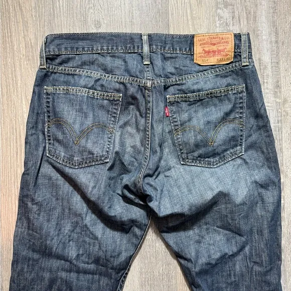 Vintage Levi's 514 Jeans  Straight Fit Blue Wash Distressed Worn Look Classic