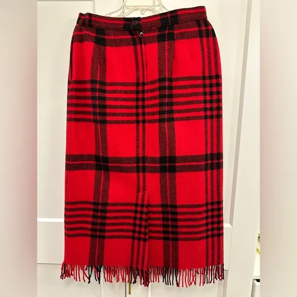 Vintage Woolrich Wool Skirt – Red Tartan Plaid | Fringe Hem