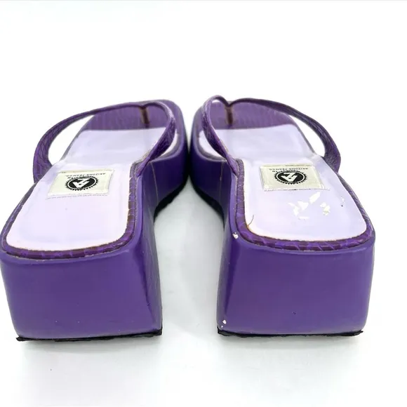 vintage Y2K chunky platform sandals thong Arizona Jean Co purple shoes