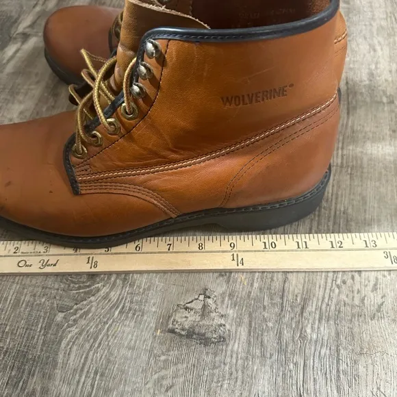 Wolverine Brown Leather Men's Boots, oil proof, rare find, excellent boots