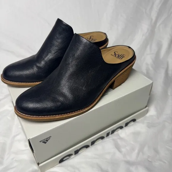 Women' SOFFT Brand Black Leather Slide  Bootie/Clog Heel Comfort Eurosofft