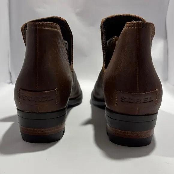 Women’s 8.5 brown Sorel ankle leather boots