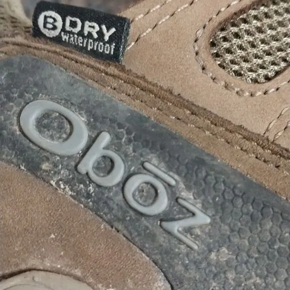 Women's Oboz Hiking Boots...Size 8..EUC