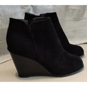 Women's Size 6 Ankle Boots Wedge Block Stacked Heel Side Zip Black Booties, NEW