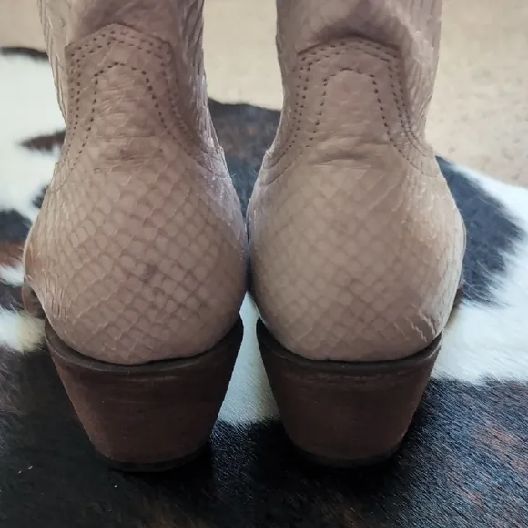 Women's Strut Cowboy Boots