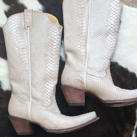 Women's Strut Cowboy Boots