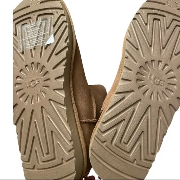 Womens Ugg Bailey Snaps Sz 7
