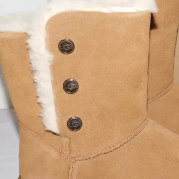 Womens Ugg Bailey Snaps Sz 7
