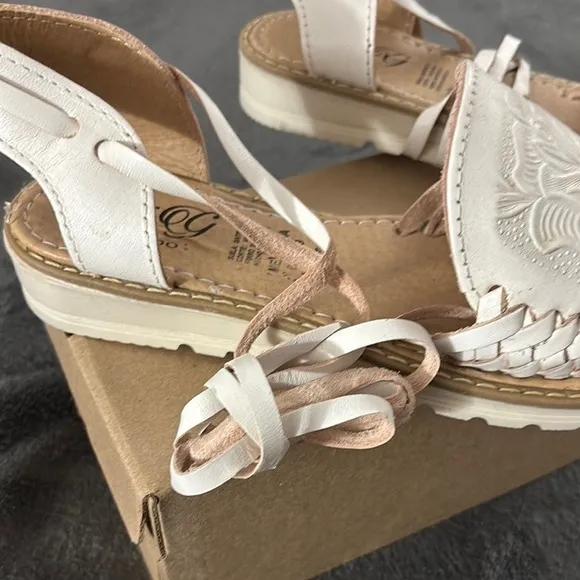 Women's White Embroidered Lace Up Sandals