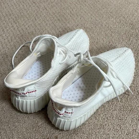 Yeezy Boost ADIDAS like Unbranded Shoes