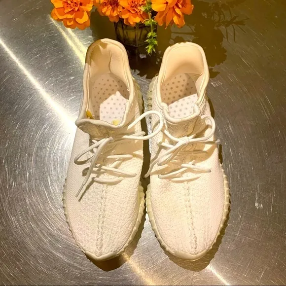 Yeezy Boost ADIDAS like Unbranded Shoes